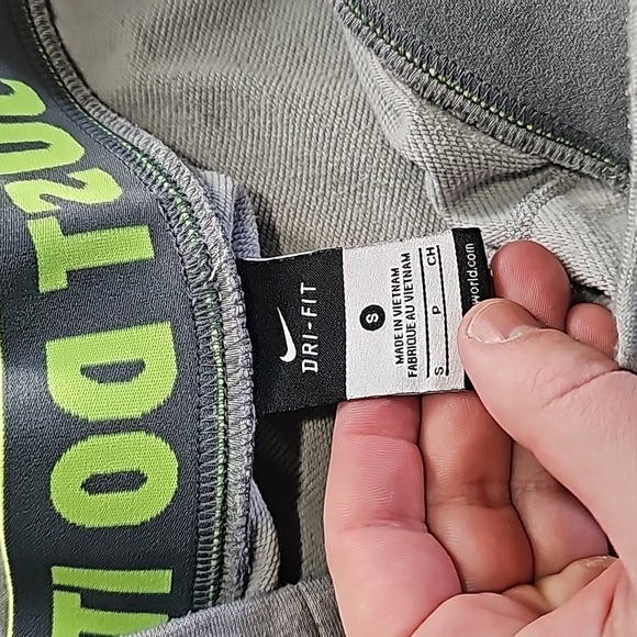 Nike drifit small gray athletic cropped sweat pants - Picture 6 of 7